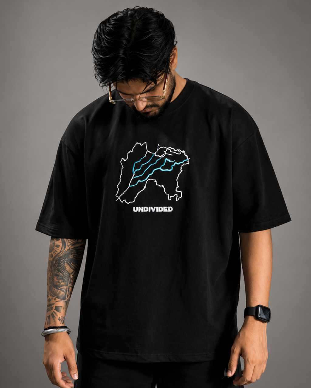 UNDIVIDED T-SHIRT